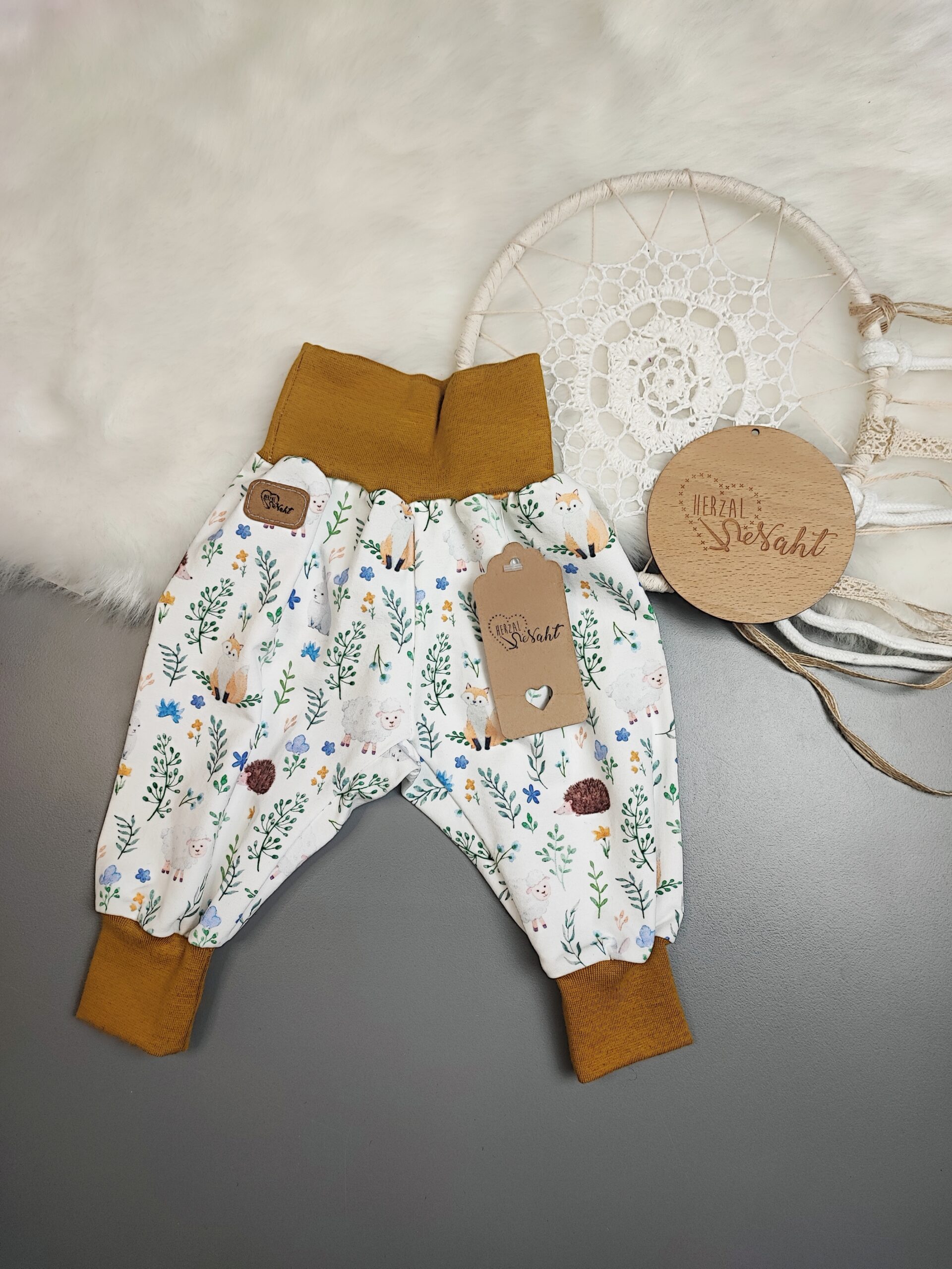 Hoserl "Wiesenfreunde" Gr. 50/56